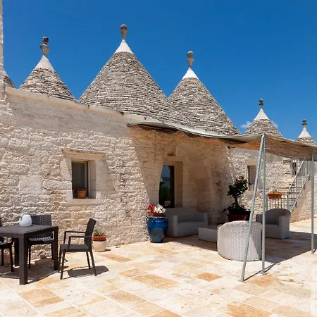 Trullo Gelso Rosso Остуни